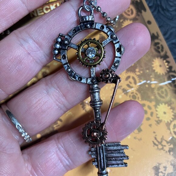 Steampunk Skeleton Key Gear Pendant Necklace - Picture 2 of 5